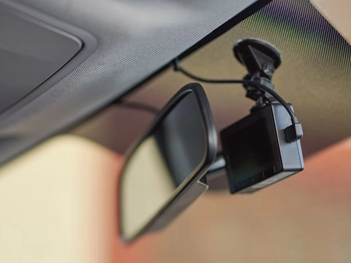 The Difference And Connection between Car Cameras And Dashcams