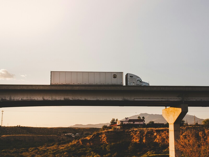 How GPS Tracking Integrates with Mobile DVR Systems to Improve Fleet Safety