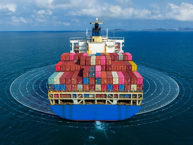 Vehicle-Mounted Display Systems: A New Assistant in Ship Management Enhancing Crew Operation Experience