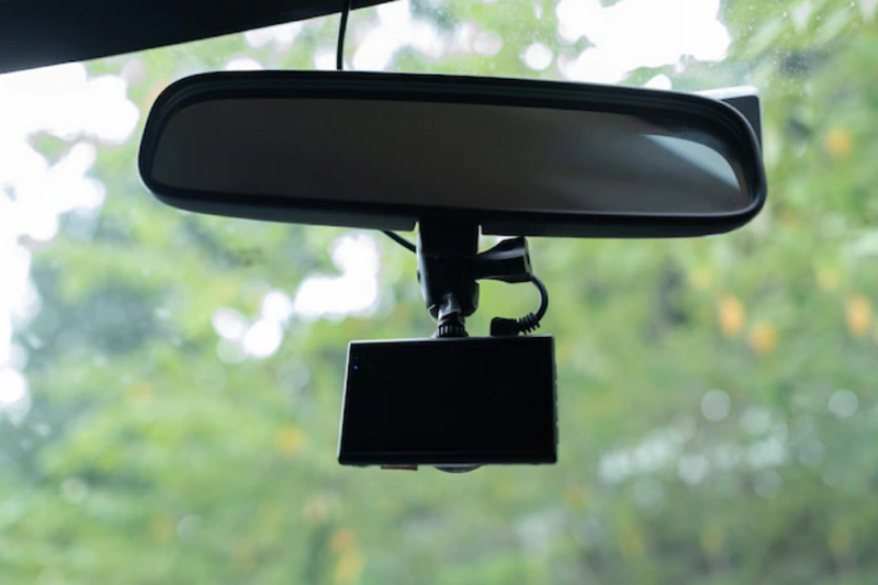 Analysis of the Differentiated Needs of In-Vehicle Displays for Commercial Vehicles and Passenger Cars