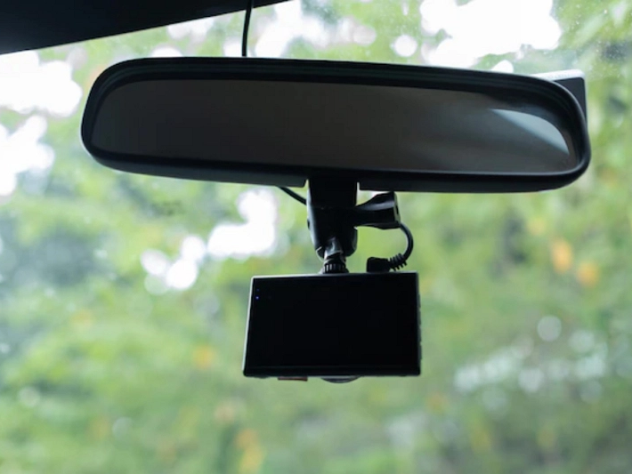 Analysis of the Differentiated Needs of In-Vehicle Displays for Commercial Vehicles and Passenger Cars